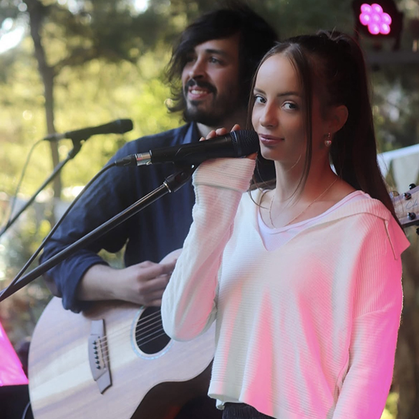 CLAIRE & SAM - Live @ IV