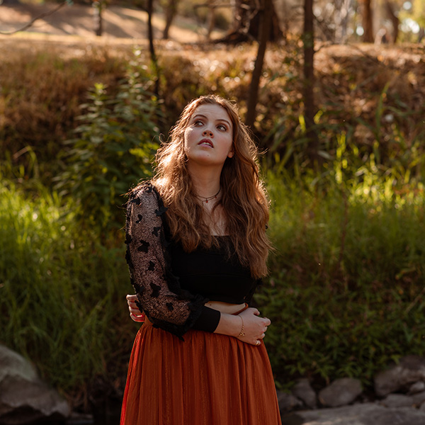 SADIE MUSTOE - Live @ IV